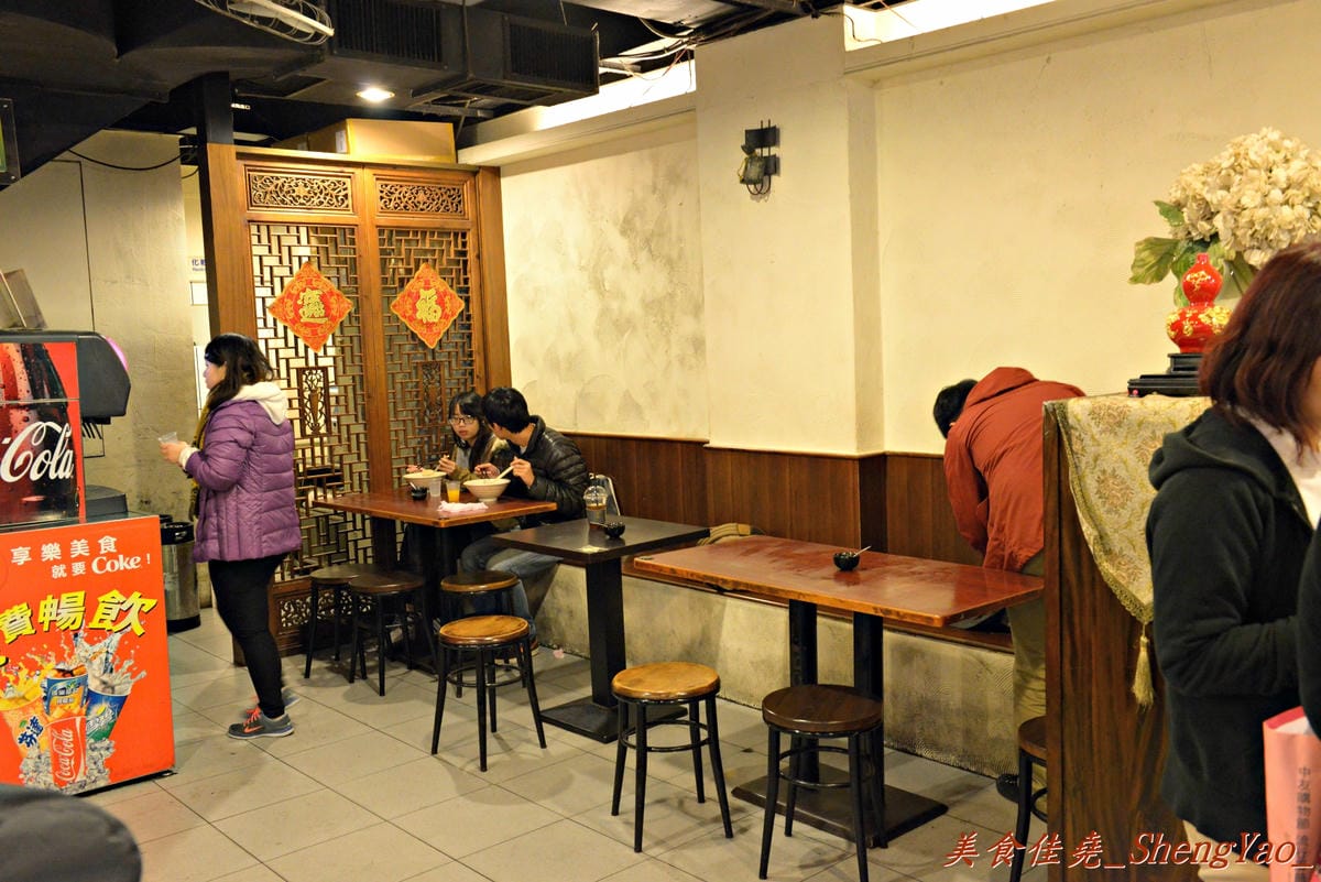 [台中北區]九州拉麵 – 一中商圈代表性拉麵,超便宜70元價格還能汽水果汁無限暢飲。