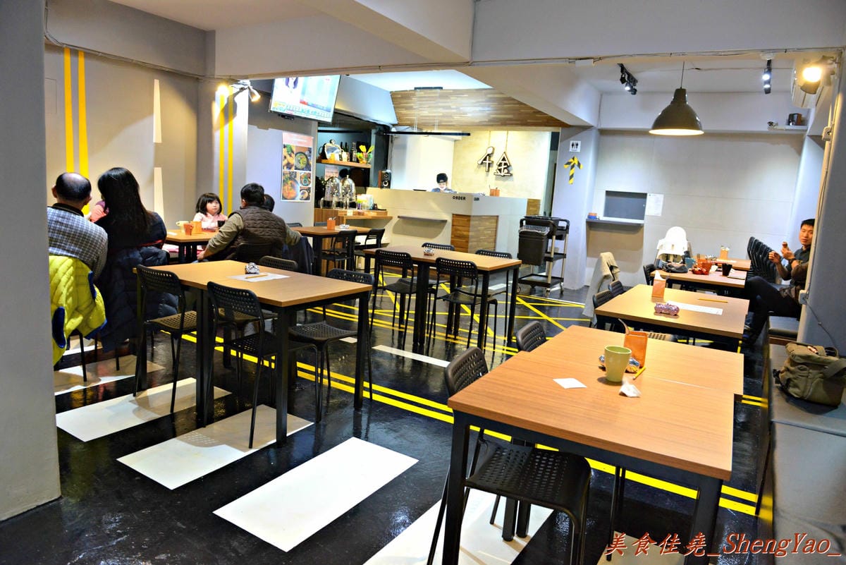 [台中北區]千金義式鍋麵專賣店 – 一中商圈新餐廳,”咖啡鑽”又一力作,熱騰騰的大份量義式鍋麵。