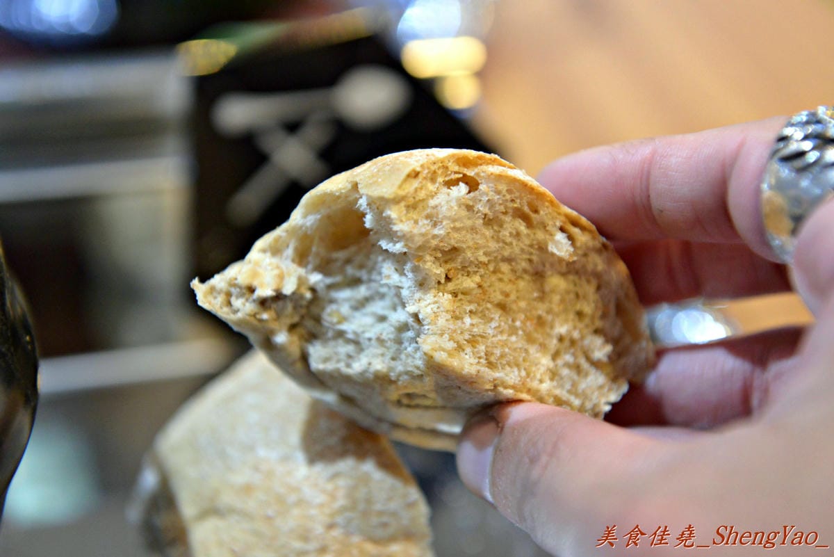[台中北區]千金義式鍋麵專賣店 – 一中商圈新餐廳,”咖啡鑽”又一力作,熱騰騰的大份量義式鍋麵。