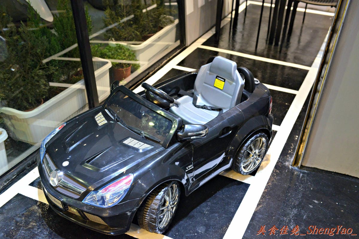 [台中北區]千金義式鍋麵專賣店 – 一中商圈新餐廳,”咖啡鑽”又一力作,熱騰騰的大份量義式鍋麵。