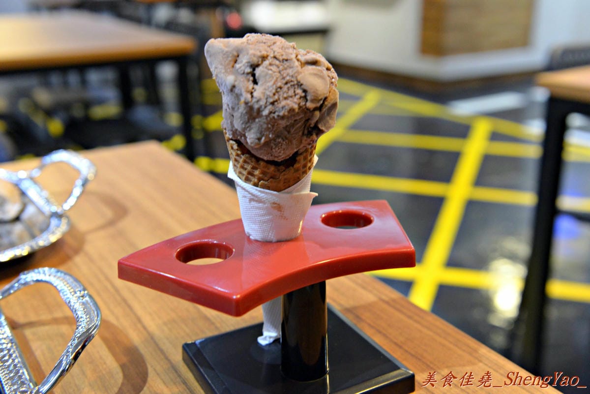 [台中北區]千金義式鍋麵專賣店 – 一中商圈新餐廳,”咖啡鑽”又一力作,熱騰騰的大份量義式鍋麵。