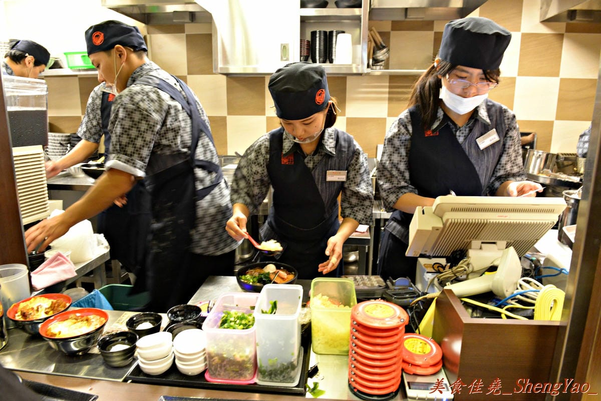 [台中西屯]名代富士蕎麥麵 台中新光三越店 – 日本東京NO.1的名代富士蕎麥麵來台中開店了 !! 蕎麥麵好吃、炸物還不差,價格便宜、份量多。(已歇業)