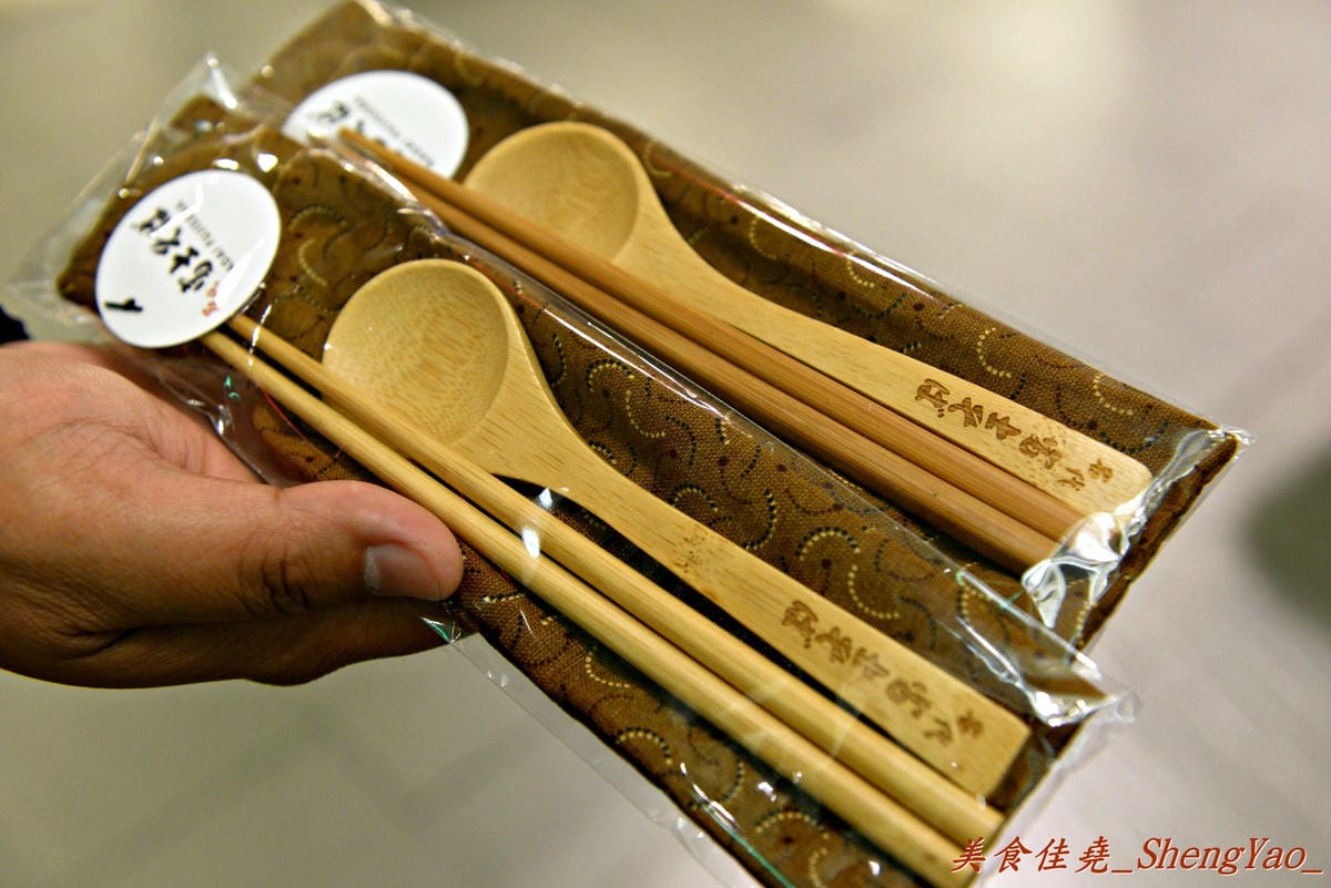 [台中西屯]名代富士蕎麥麵 台中新光三越店 – 日本東京NO.1的名代富士蕎麥麵來台中開店了 !! 蕎麥麵好吃、炸物還不差,價格便宜、份量多。(已歇業)