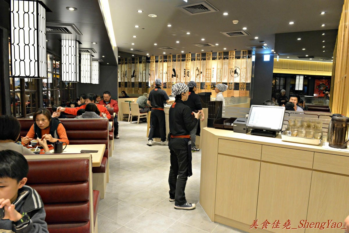 [台中西屯]山頭火拉麵 台中大遠百4號店 – 來自北海道旭川有名的日本拉麵來台中開店了,湯頭濃郁道地,台中好吃拉麵1。