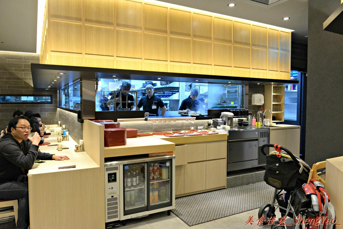 [台中西屯]山頭火拉麵 台中大遠百4號店 – 來自北海道旭川有名的日本拉麵來台中開店了,湯頭濃郁道地,台中好吃拉麵1。
