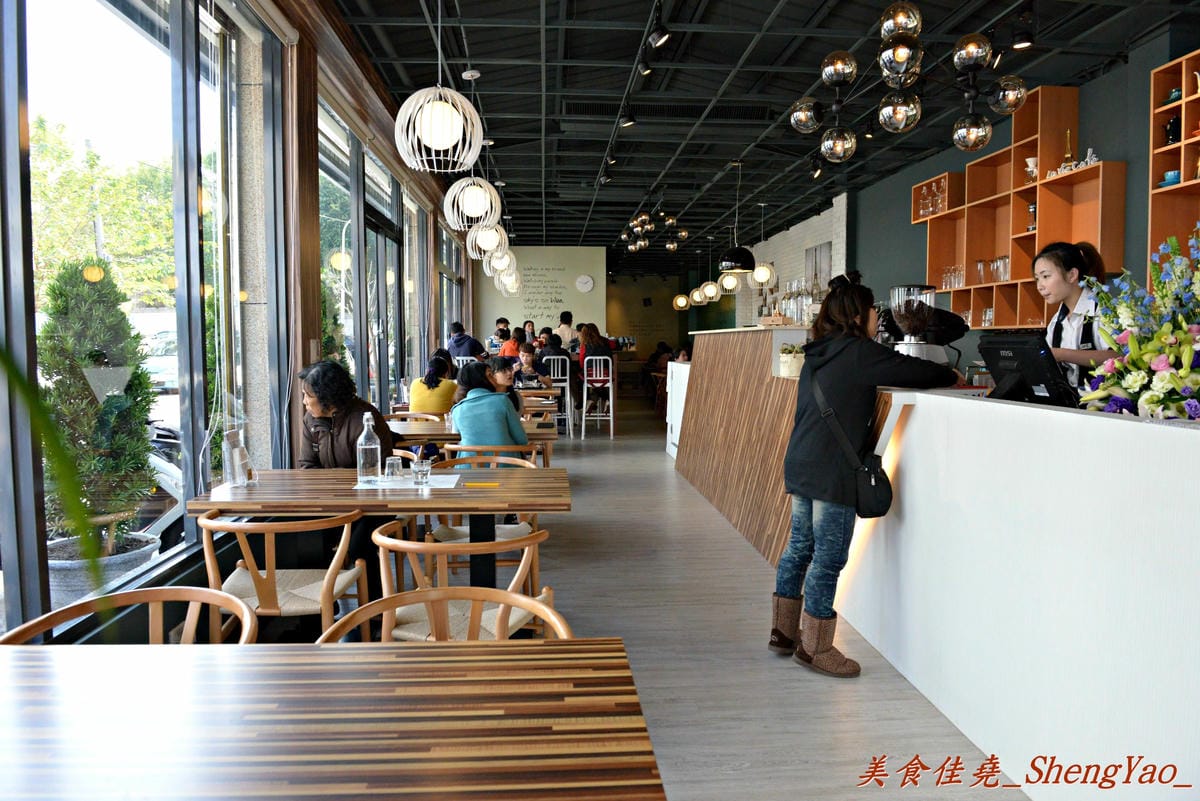 [台中沙鹿]日漫咖啡 沙鹿中山店 – 價格不算便宜,但是真的好吃,草莓冰淇淋蜜糖塔超級吸睛 !!(已歇業)