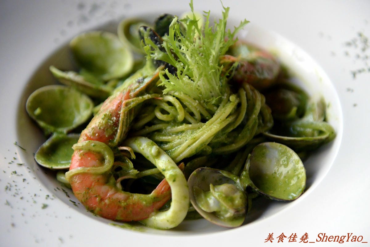 [台中沙鹿]日漫咖啡 沙鹿中山店 – 價格不算便宜,但是真的好吃,草莓冰淇淋蜜糖塔超級吸睛 !!(已歇業)