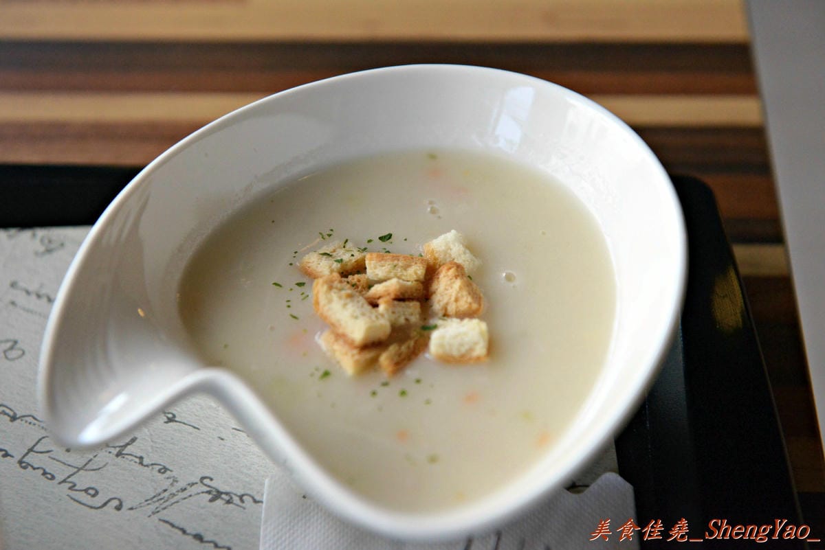 [台中沙鹿]日漫咖啡 沙鹿中山店 – 價格不算便宜,但是真的好吃,草莓冰淇淋蜜糖塔超級吸睛 !!(已歇業)