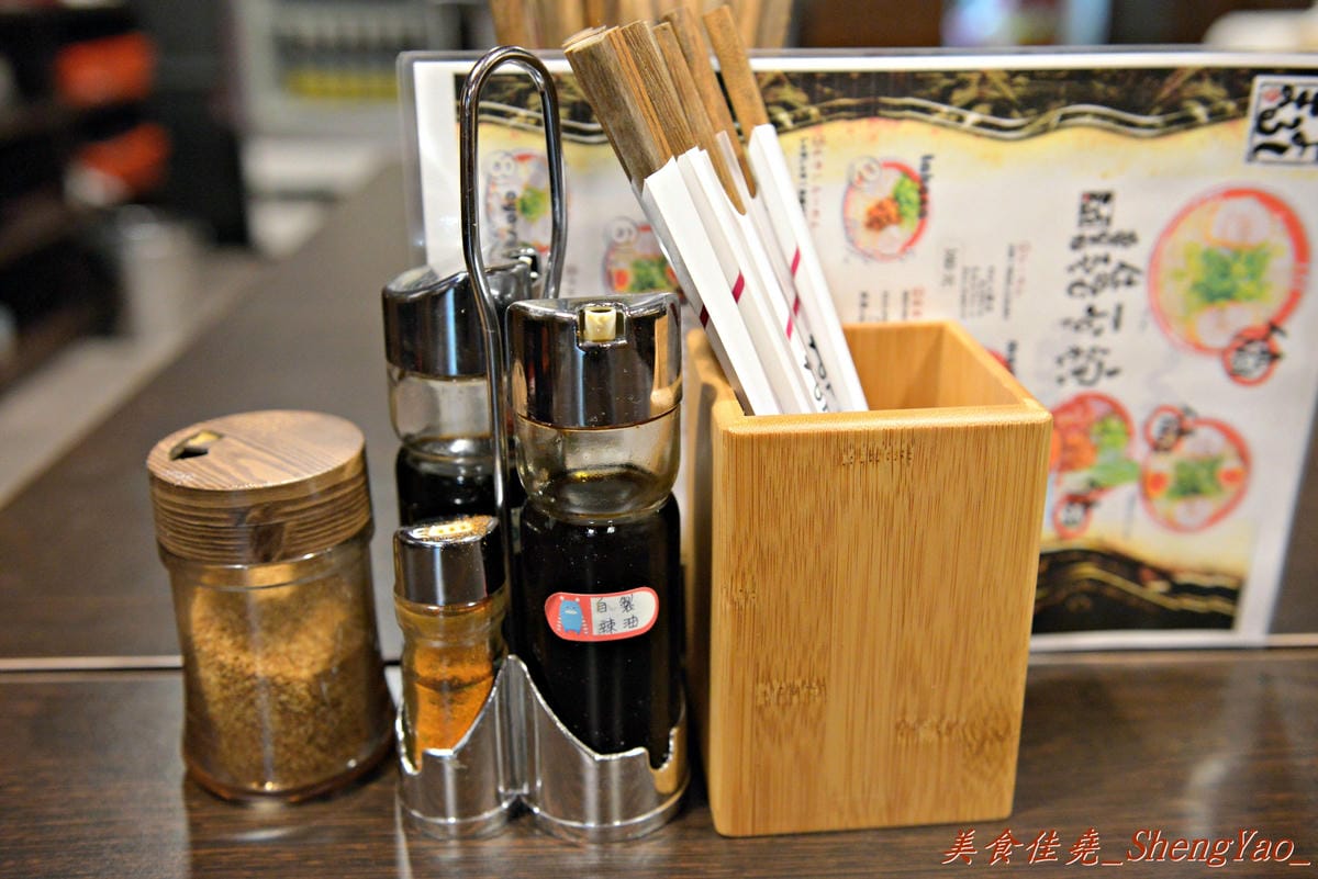 [台中西區]丸拉麵 – 來自九州長崎的道地日本拉麵,湯頭濃郁叉燒好吃,使用團購券超級划算。(已歇業)