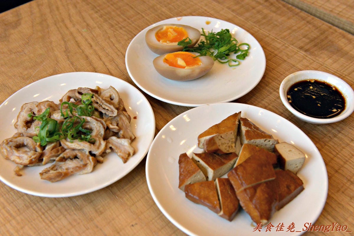 [台中沙鹿]九隻牛 絕香牛肉麵 – 沙鹿新開幕的平價牛肉麵,店內用餐空間運用超乎邏輯。