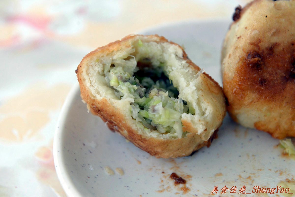 [台中沙鹿]麥當勞後方菜市場內素食水煎包 – 美食節目多次報導、賣了31年的便宜好吃水煎包。