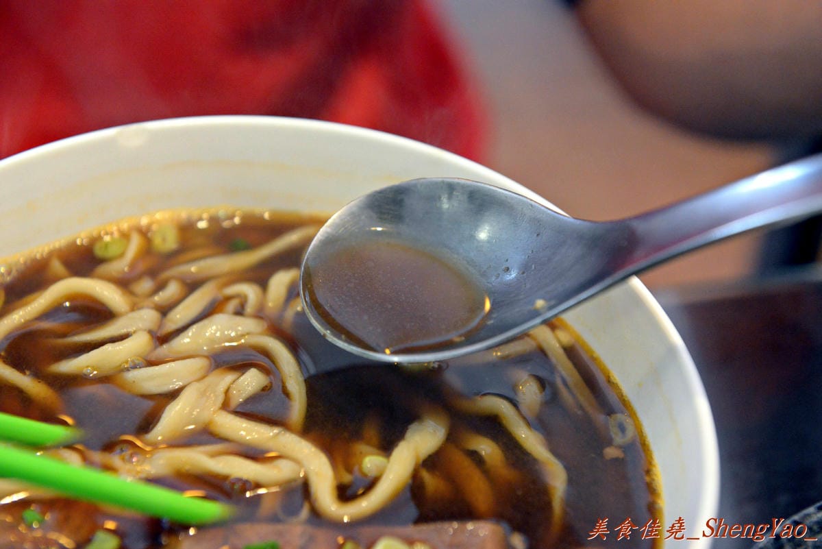 [台中沙鹿]康記麵館 -網友推薦的平價牛肉麵,牛腱子肉超級好吃。(已歇業)