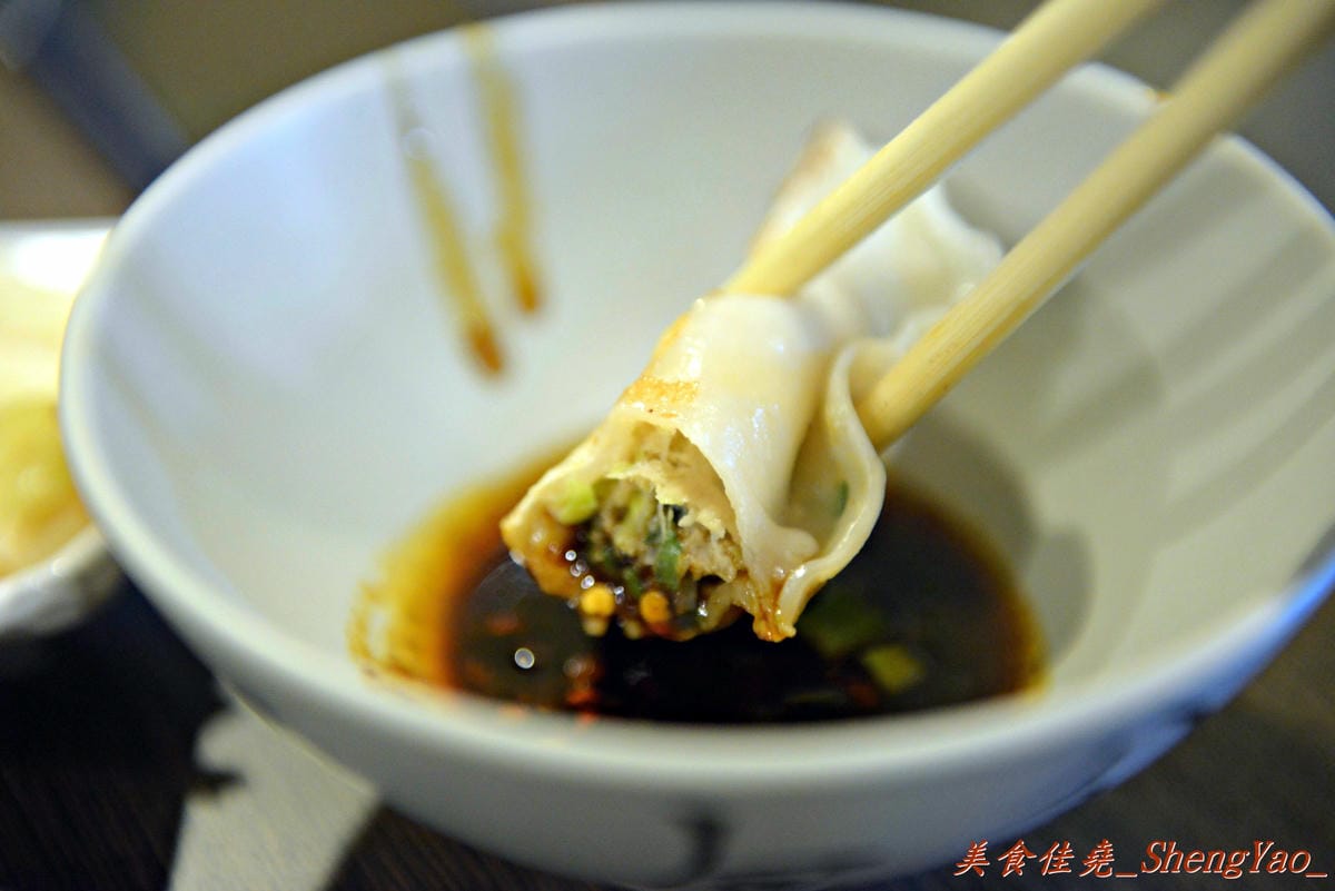 [台中西區]西川家燒き餃子 – 西區新開幕的日式燒餃小店,燒餃超好吃也不貴,下班小酌、夜晚消夜的好去處。
