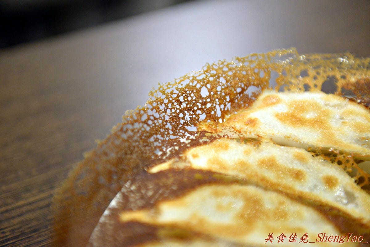 [台中西區]西川家燒き餃子 – 西區新開幕的日式燒餃小店,燒餃超好吃也不貴,下班小酌、夜晚消夜的好去處。