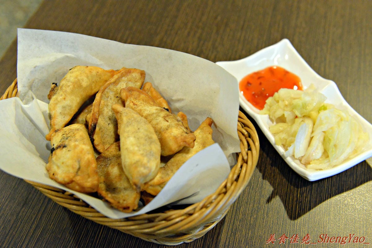 [台中西區]西川家燒き餃子 – 西區新開幕的日式燒餃小店,燒餃超好吃也不貴,下班小酌、夜晚消夜的好去處。
