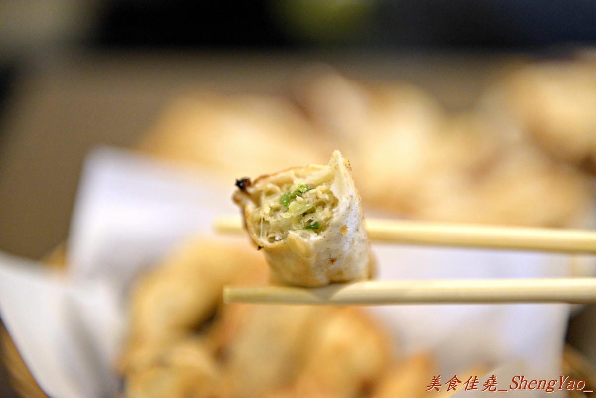 [台中西區]西川家燒き餃子 – 西區新開幕的日式燒餃小店,燒餃超好吃也不貴,下班小酌、夜晚消夜的好去處。