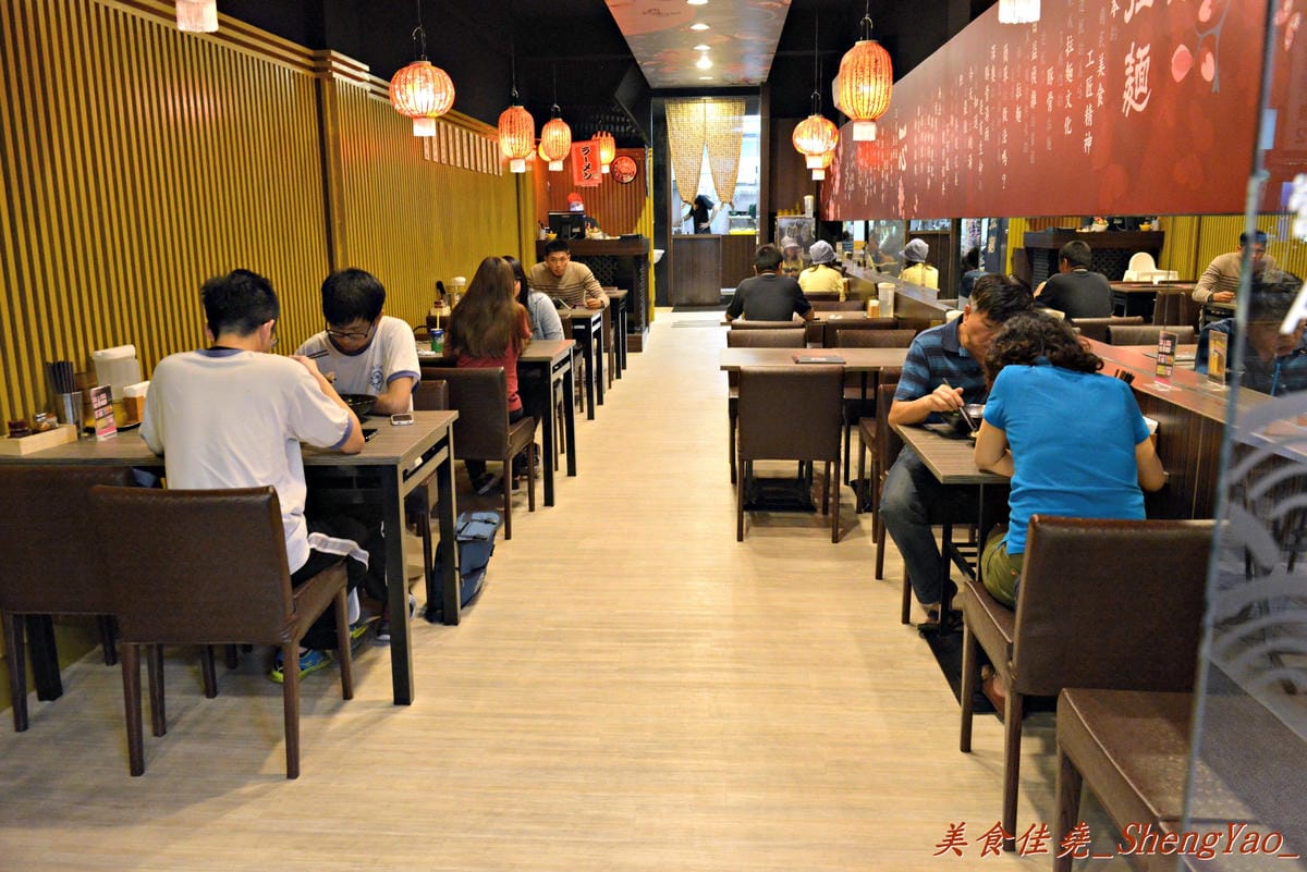 [台中東區]一心豚骨拉麵 – 新時代購物中心附近新開的拉麵店,表現中規中矩,叉燒還不錯吃。(已歇業)