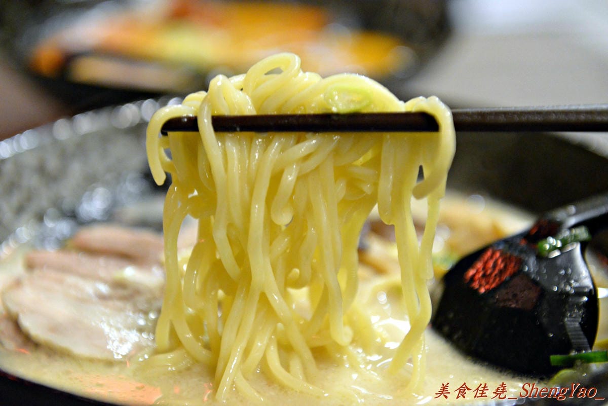 [台中東區]一心豚骨拉麵 – 新時代購物中心附近新開的拉麵店,表現中規中矩,叉燒還不錯吃。(已歇業)