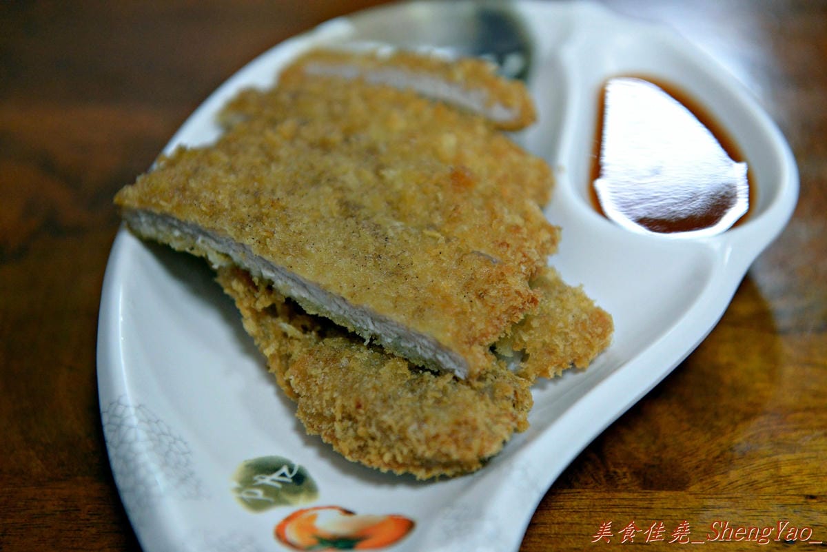 [台中沙鹿]嘉鳳屋 – 原本的”久米屋”重新開張了,蛋包飯有媽媽味道,日式豬排超級好吃。