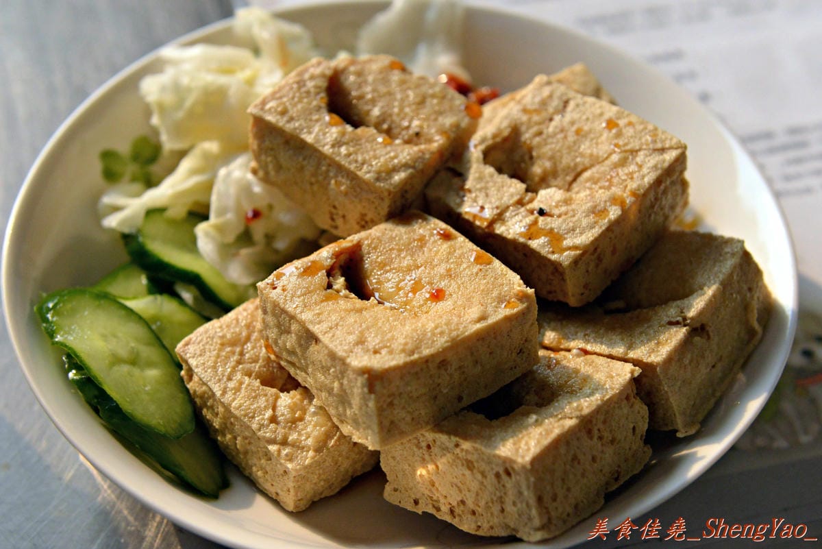 [台中北區]毒家素食 臭豆腐臭臭鍋 – 自豪”有比我更好吃不用錢”、生意好到油鍋發爐冒火的路邊攤。(已歇業)