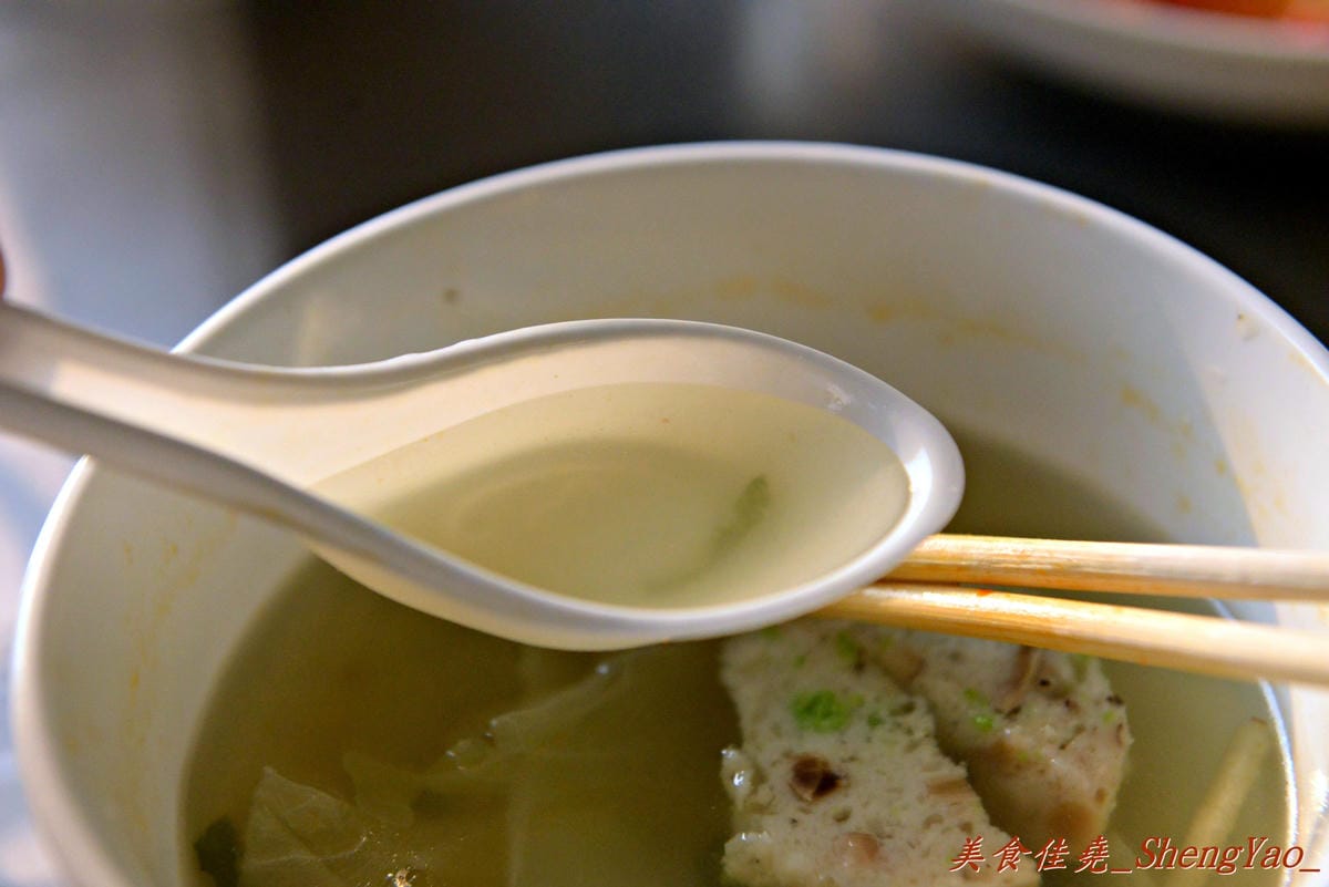 [台中北區]毒家素食 臭豆腐臭臭鍋 – 自豪”有比我更好吃不用錢”、生意好到油鍋發爐冒火的路邊攤。(已歇業)
