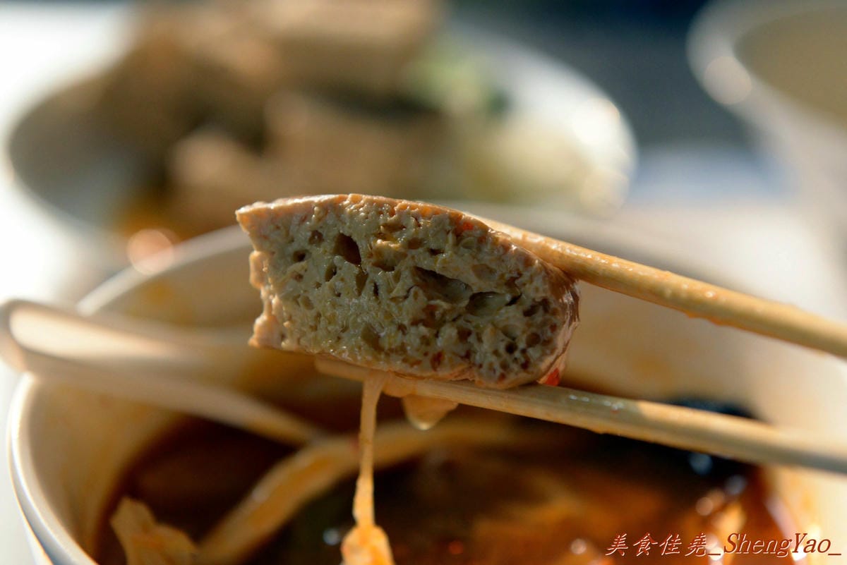 [台中北區]毒家素食 臭豆腐臭臭鍋 – 自豪”有比我更好吃不用錢”、生意好到油鍋發爐冒火的路邊攤。(已歇業)