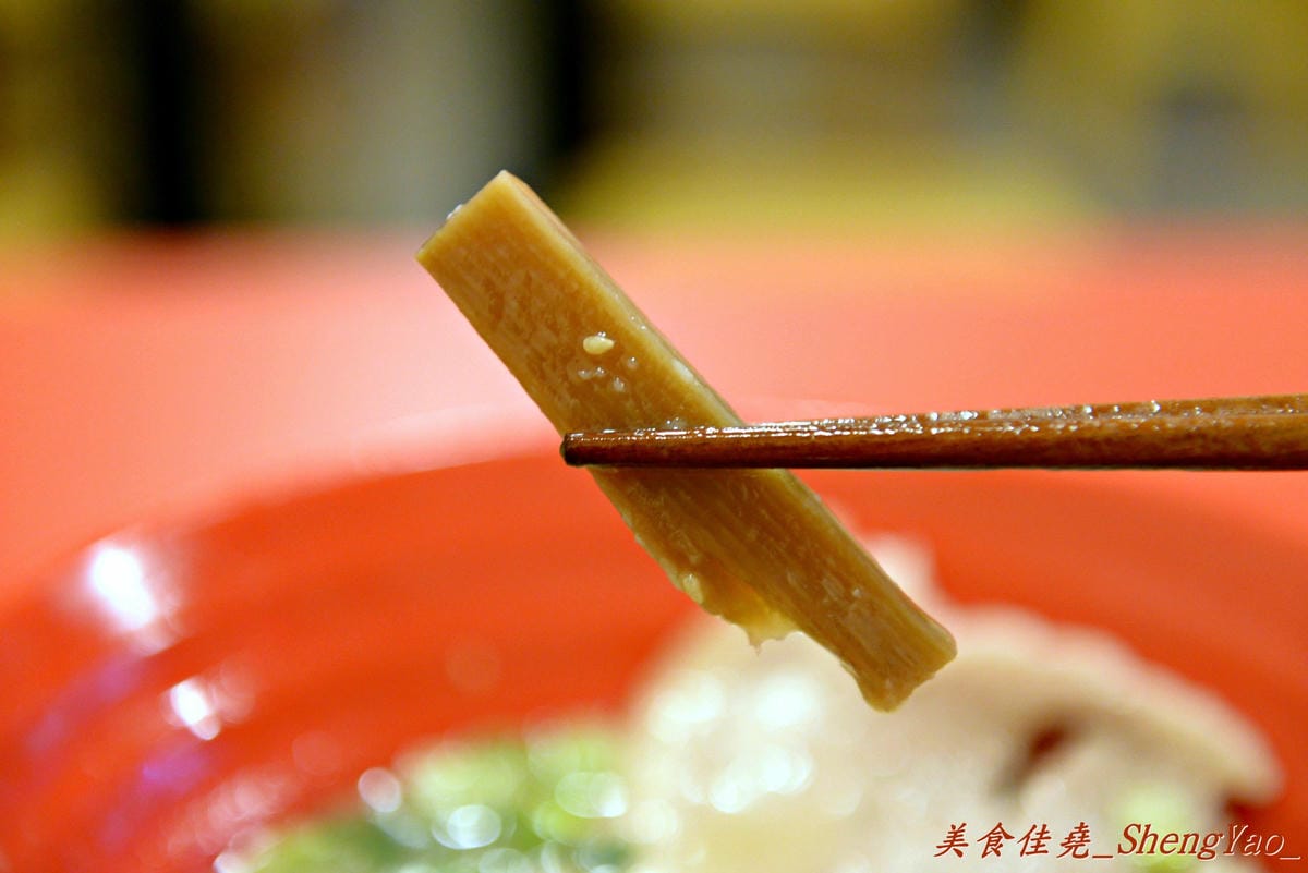 [台中沙鹿]淺草 來來軒 – 靜宜商圈上新開的超強大平價日式拉麵,叉燒肉像拳頭一樣大。