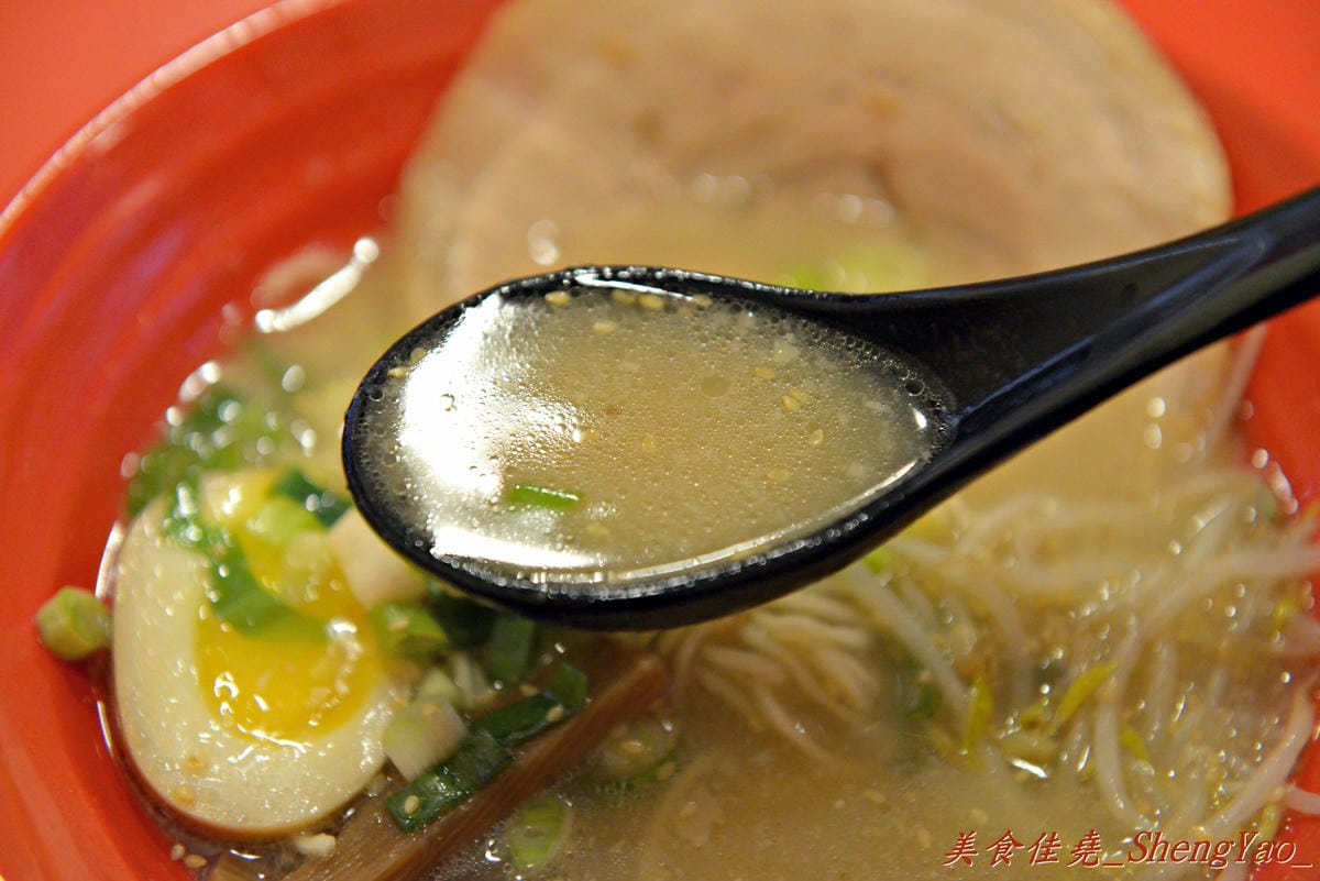 [台中沙鹿]淺草 來來軒 – 靜宜商圈上新開的超強大平價日式拉麵,叉燒肉像拳頭一樣大。