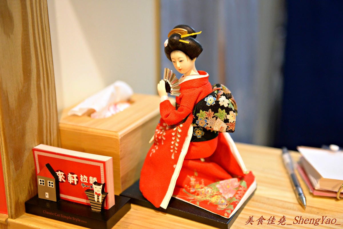 [台中沙鹿]淺草 來來軒 – 靜宜商圈上新開的超強大平價日式拉麵,叉燒肉像拳頭一樣大。