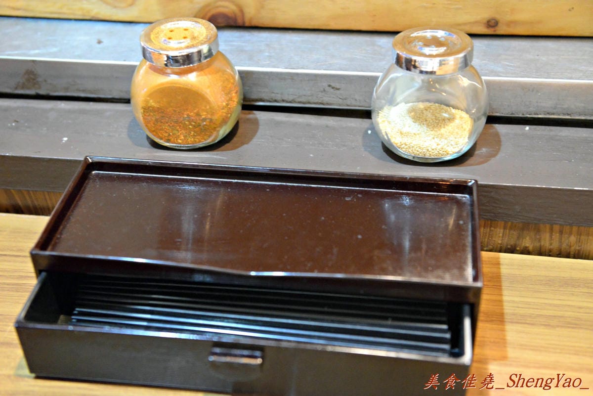 [台中北區]雷亭拉麵 – 北區永興街上的深夜限定版拉麵,價格便宜還不錯吃。