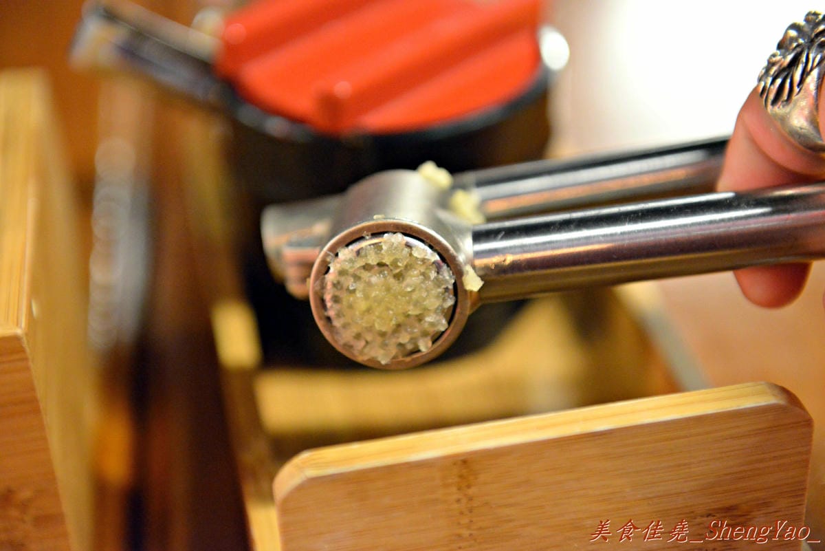 [台中西屯]麵武嵐 – 有熱炒店FU的新開幕深夜拉麵,拉麵出乎我意料的好吃,老闆娘超級漂亮(有圖有真相)。