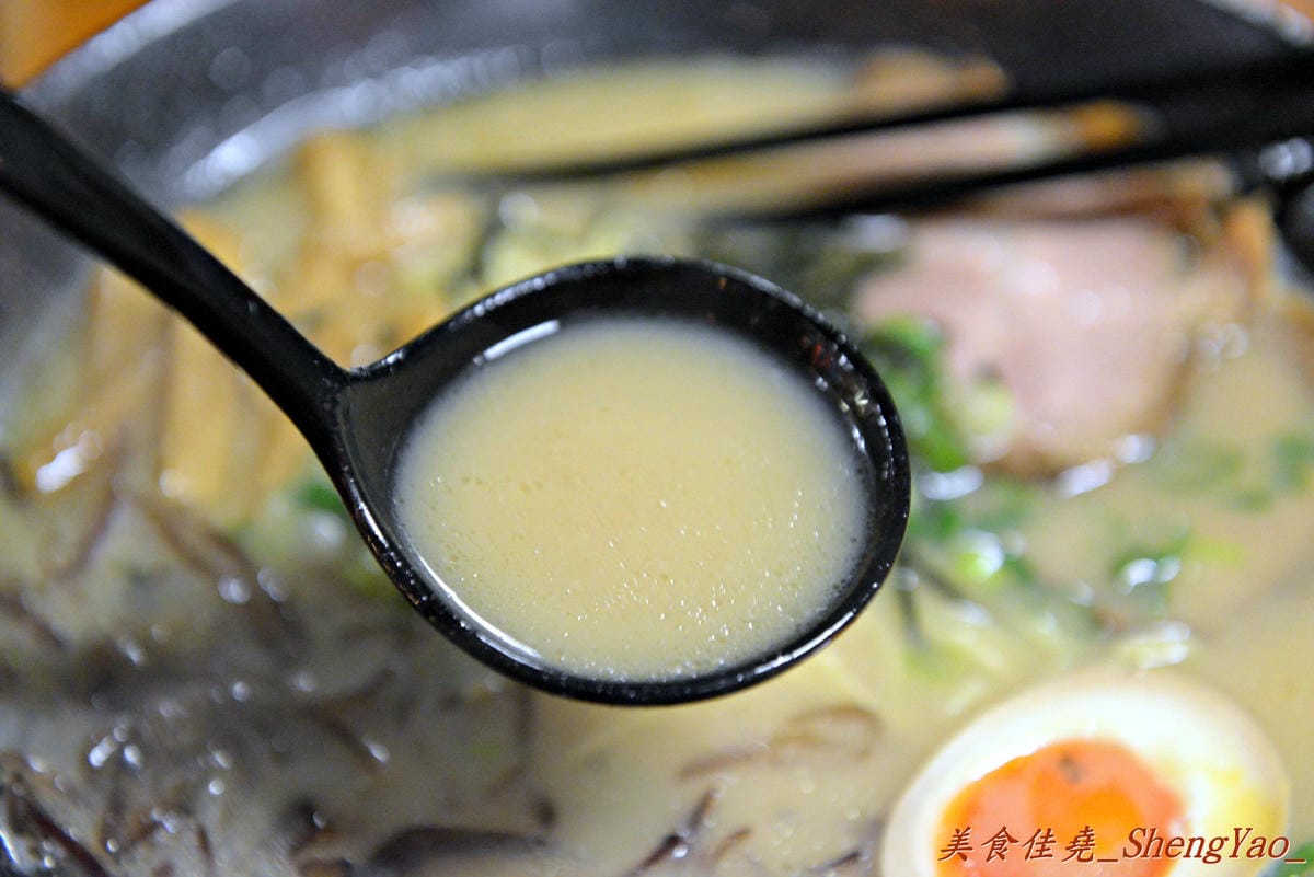 [台中西屯]麵武嵐 – 有熱炒店FU的新開幕深夜拉麵,拉麵出乎我意料的好吃,老闆娘超級漂亮(有圖有真相)。