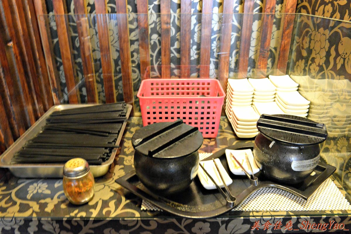 [台中西屯]酒石拉麵 逢甲店 – 拉麵均一價90元、加麵免費的平價連鎖拉麵店。