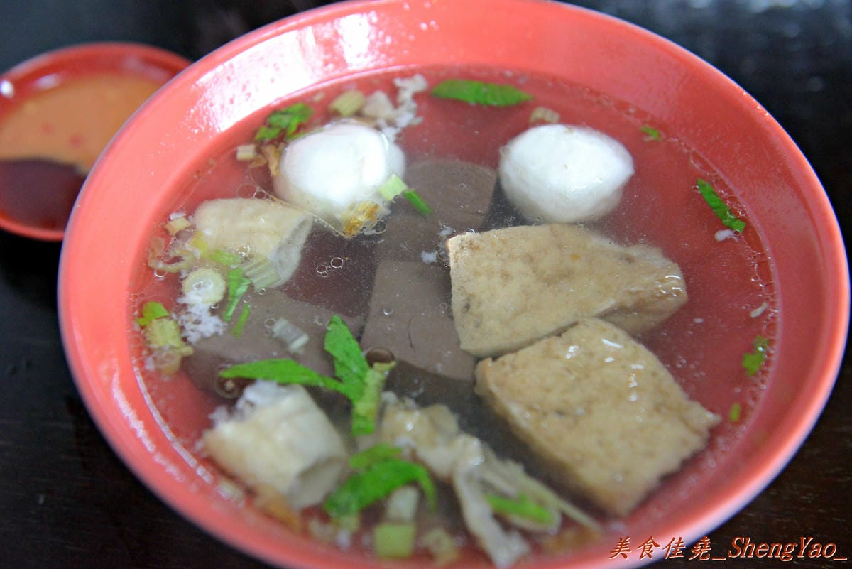 [台中清水]魯肉飯之家 – 食尚玩家報導過的清水隱藏版美食,梅花豬排蓋飯好吃,小菜種類變化多。