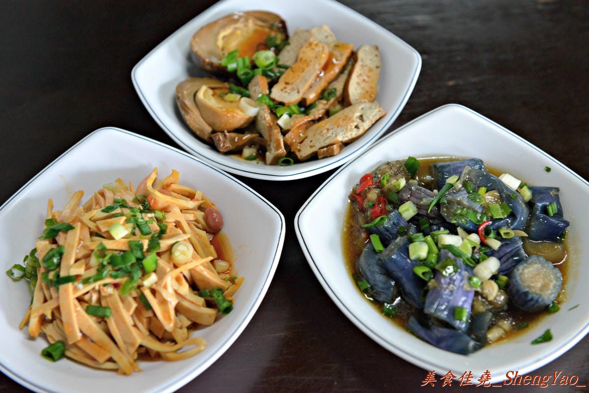 [台中清水]魯肉飯之家 – 食尚玩家報導過的清水隱藏版美食,梅花豬排蓋飯好吃,小菜種類變化多。