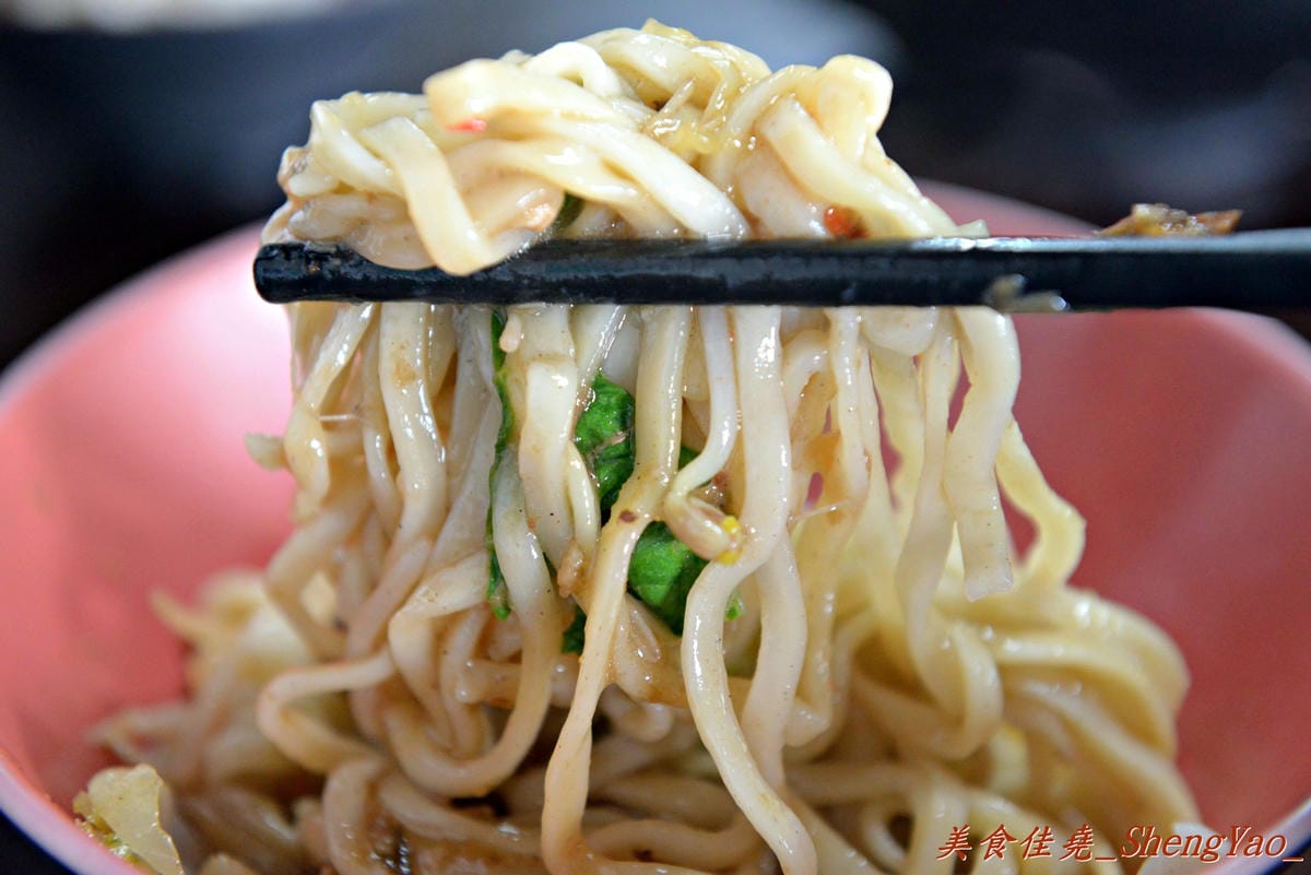 [台中清水]魯肉飯之家 – 食尚玩家報導過的清水隱藏版美食,梅花豬排蓋飯好吃,小菜種類變化多。