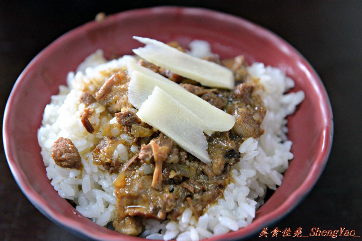 [台中清水]魯肉飯之家 – 食尚玩家報導過的清水隱藏版美食,梅花豬排蓋飯好吃,小菜種類變化多。