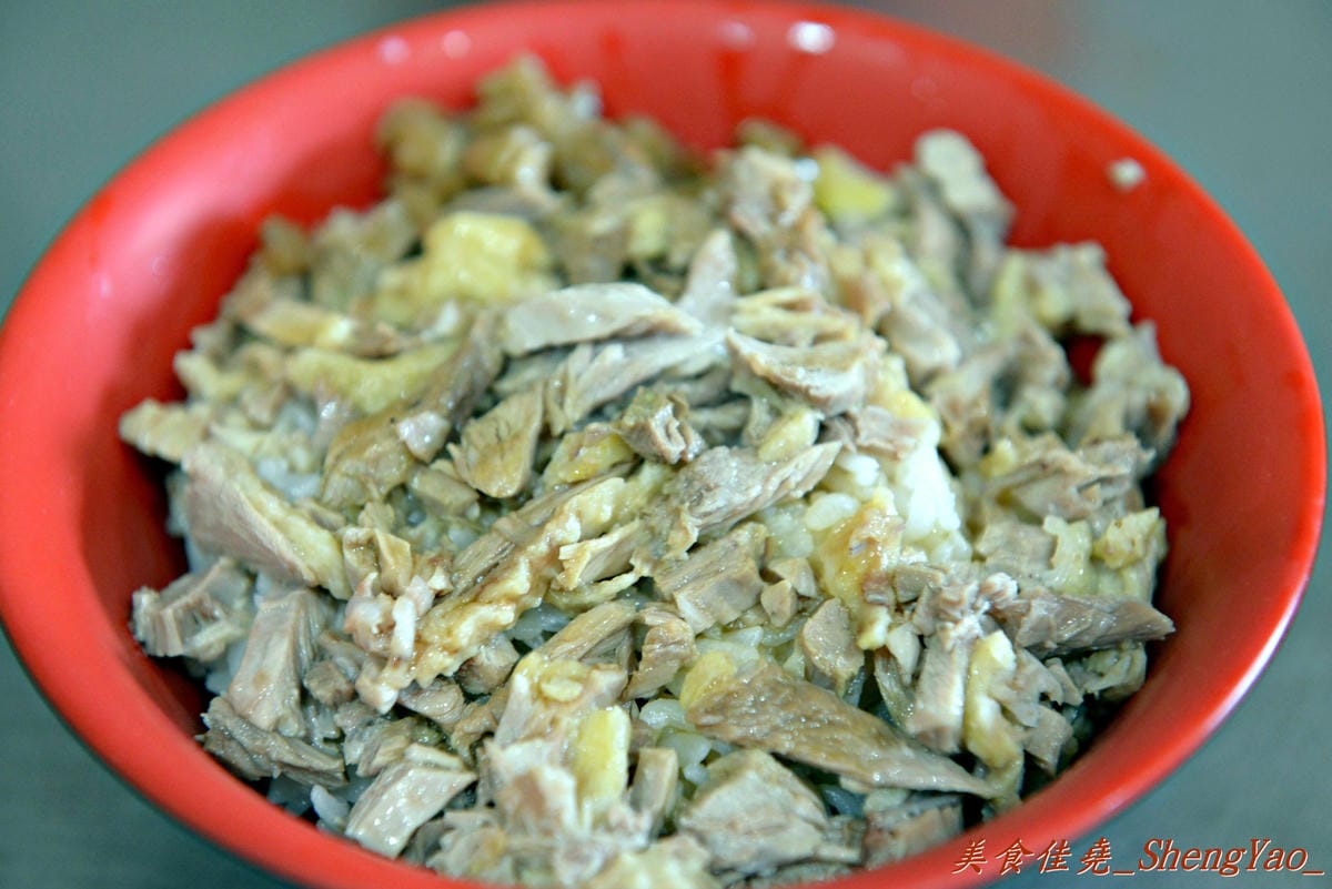 [台中沙鹿]正口味 – 沙鹿隱藏版美食,應該是沙鹿最豪邁也最好吃的雞肉飯和鴨肉飯,好吃到讓人不自覺扒光碗裡每一粒飯。