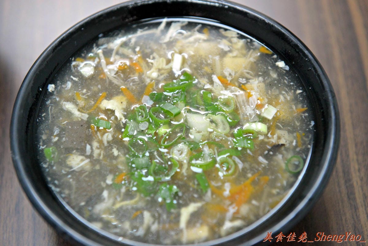 [台中清水]饕之鄉 清水店- 清水也有饕之鄉了,小籠湯包湯汁鮮美、肉餡味美又飽滿。