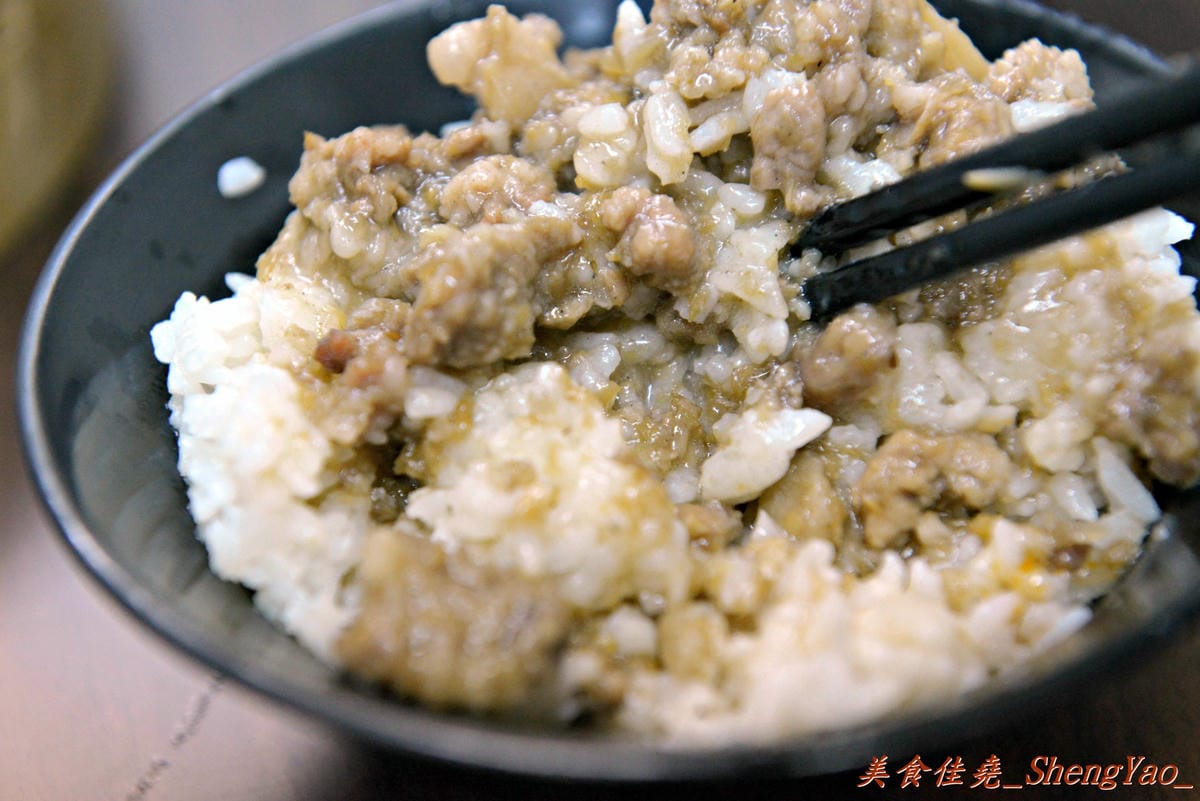 [台中清水]饕之鄉 清水店- 清水也有饕之鄉了,小籠湯包湯汁鮮美、肉餡味美又飽滿。