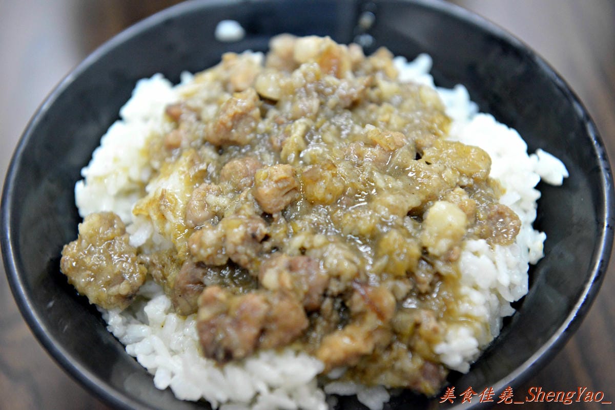 [台中清水]饕之鄉 清水店- 清水也有饕之鄉了,小籠湯包湯汁鮮美、肉餡味美又飽滿。