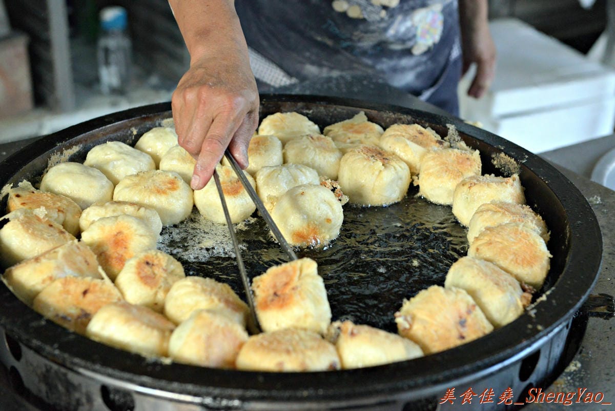 [台中沙鹿]香姨素食水煎包 – 原三角公園前素食水煎包,沙鹿菜市場四大好吃素食水煎包之一。