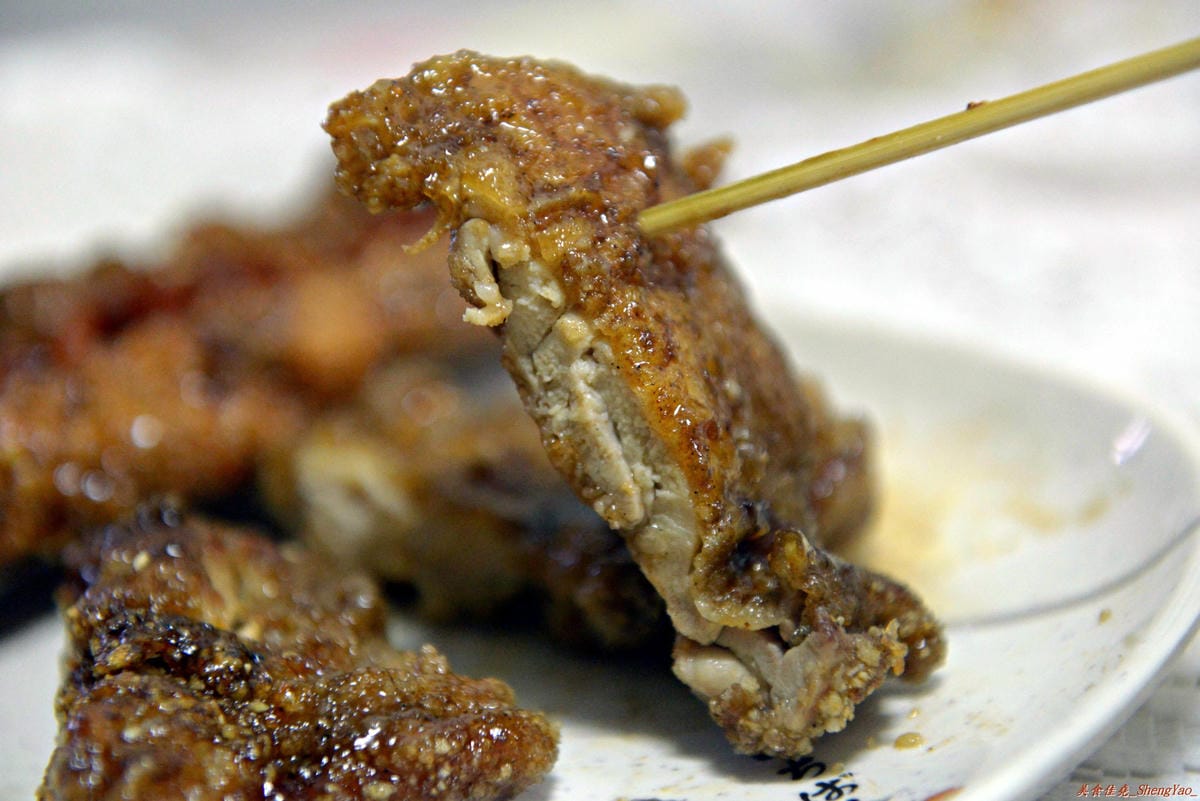 [台中沙鹿]三十張燒烤 靜宜店 – 食材種類多、醬汁味道獨特、適合配啤酒飲料的重口味燒烤。(已歇業)