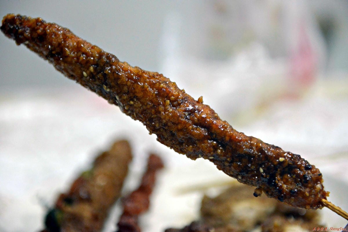 [台中沙鹿]三十張燒烤 靜宜店 – 食材種類多、醬汁味道獨特、適合配啤酒飲料的重口味燒烤。(已歇業)