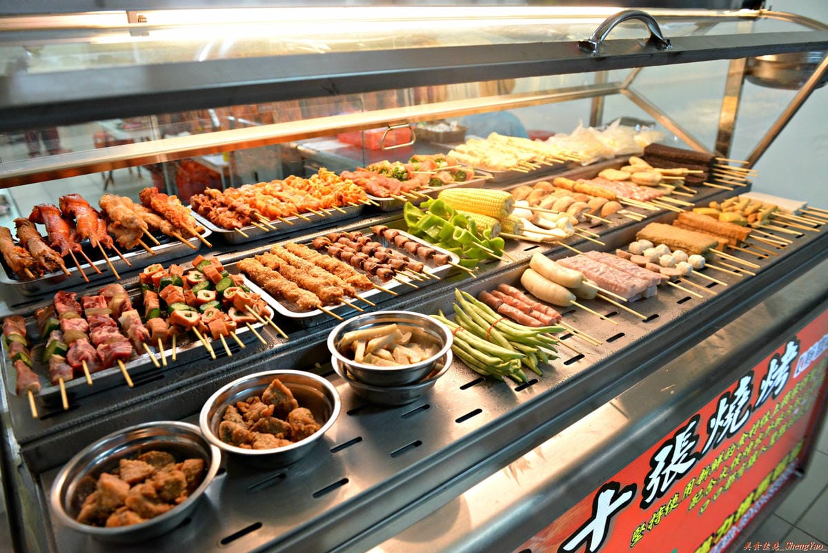 [台中沙鹿]三十張燒烤 靜宜店 – 食材種類多、醬汁味道獨特、適合配啤酒飲料的重口味燒烤。(已歇業)