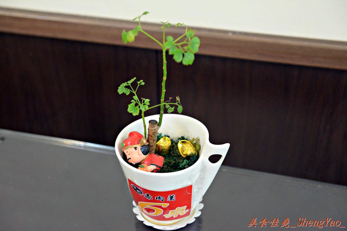 [台中西區] 陳家赤肉羹 東興店 – 粉薄肉大塊,真材實料的好吃赤肉羹。