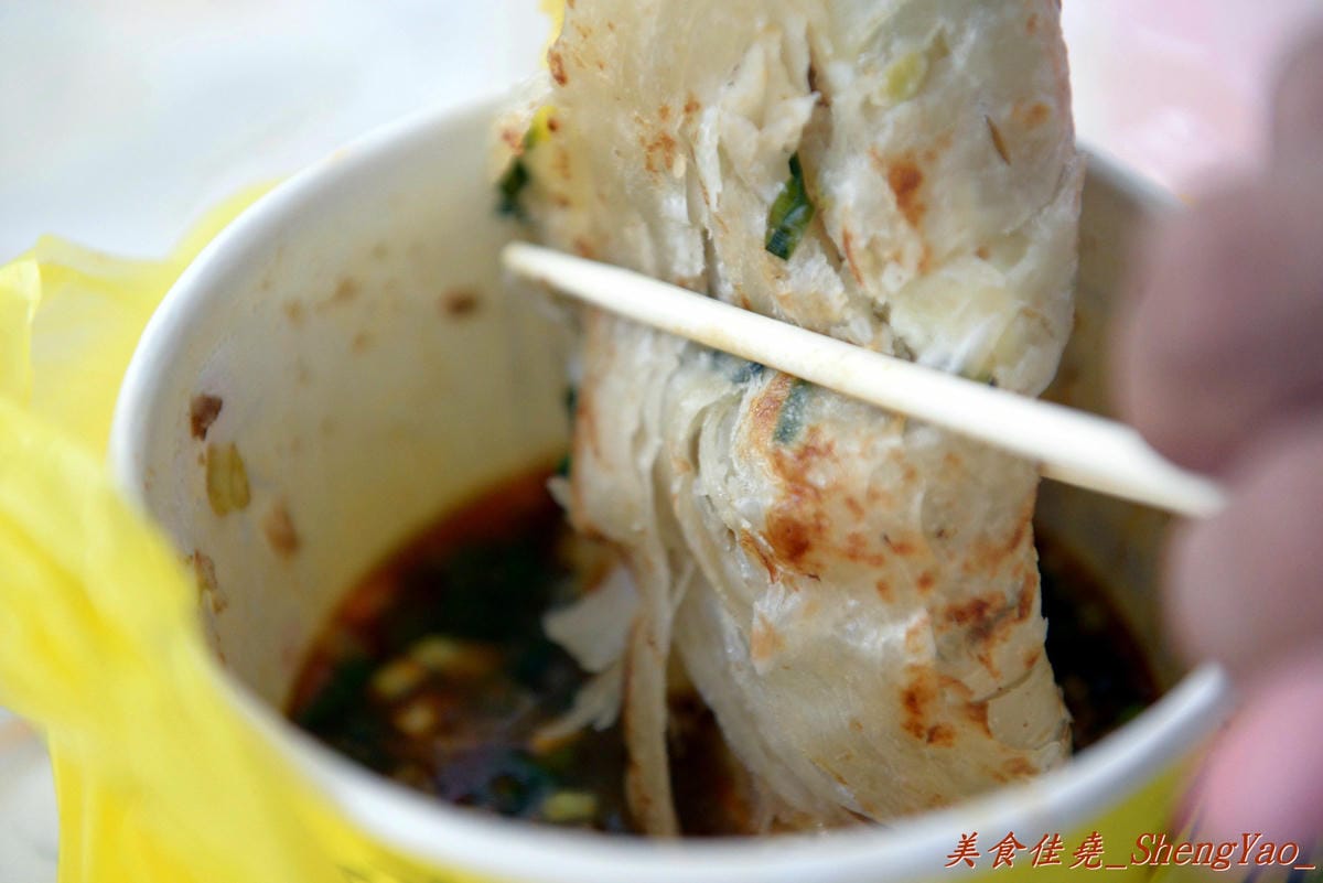[台中沙鹿]方臉師傅蒜香豆干專賣 沙鹿店 – 旱溪夜市超人氣美食、媒體號稱是台中最好吃的豆干,現在起在沙鹿也有分店了。
