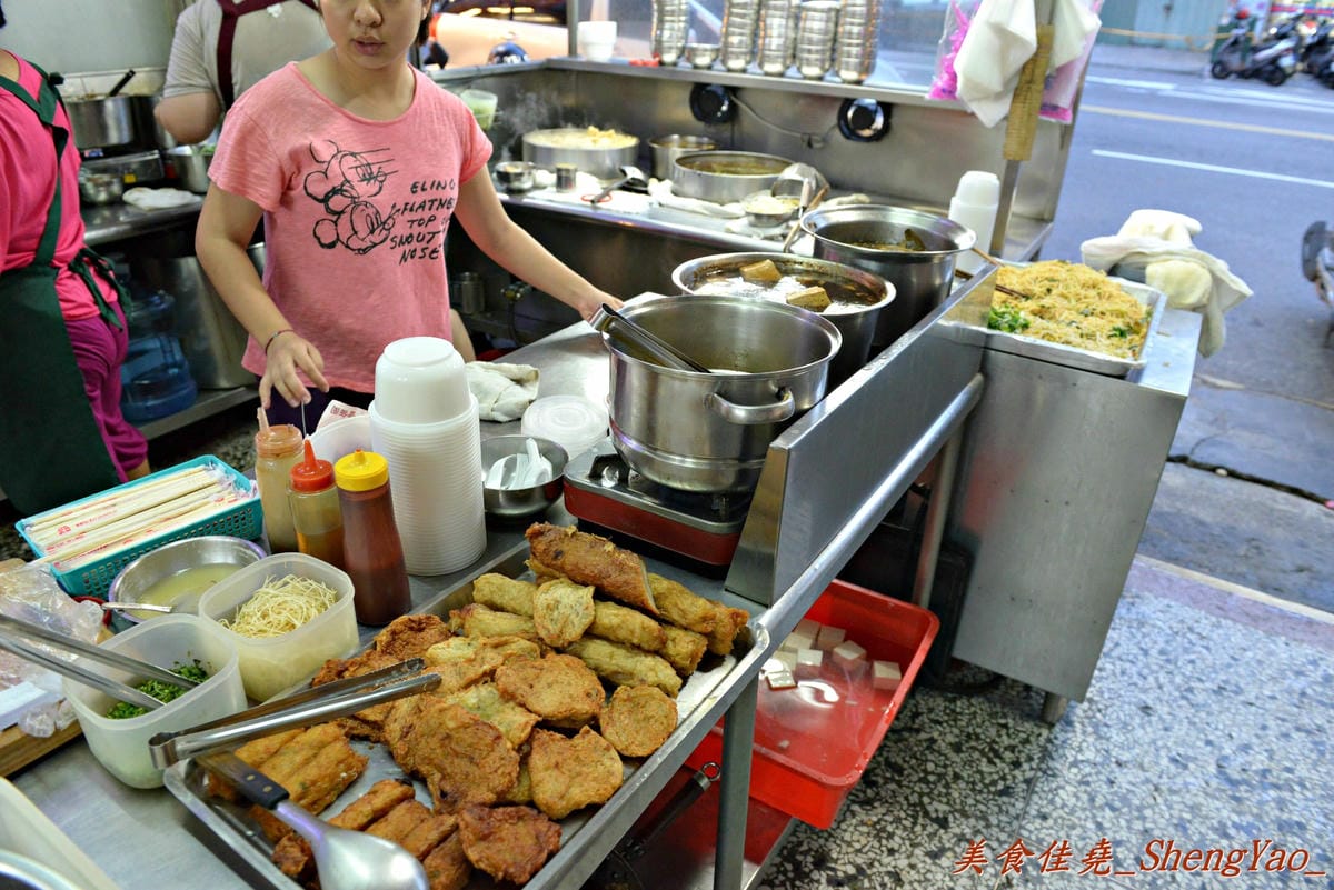 [台中南屯]六街口飯担 – 令人吮指回味的超好吃魯肉飯,台中最好吃的魯肉飯之一。