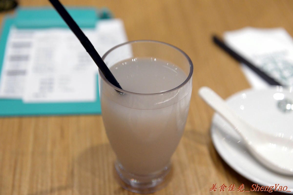 [台中西屯]添好運 台中大遠百店 – 台中也有米其林一顆星的”添好運”了,排隊沒有想像中那麼久,東西種類不多但都很精緻,味道也不俗,非常值得一嚐 !!