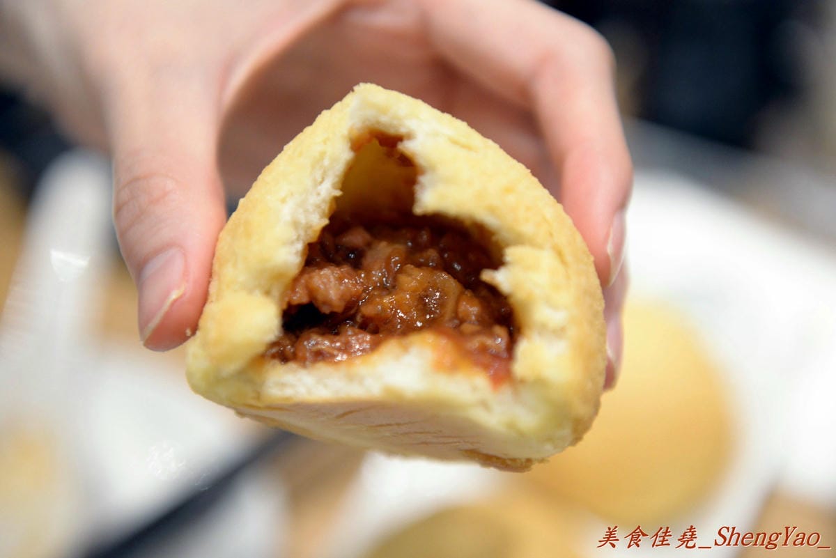 [台中西屯]添好運 台中大遠百店 – 台中也有米其林一顆星的”添好運”了,排隊沒有想像中那麼久,東西種類不多但都很精緻,味道也不俗,非常值得一嚐 !!